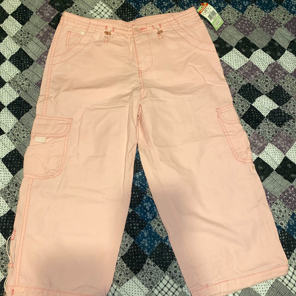 Unionbay bright pink Capris w/ hot pink strings